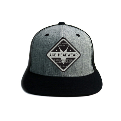 Remiendos de encargo negros Logo Hip Hop Trucker Cap de Mesh Flat Brim Snapback Hats del verano