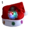 El carácter del ODM llevó el sombrero luminoso con el logotipo del bordado
