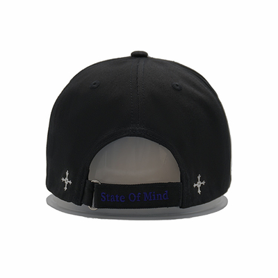 Gorra de béisbol ajustable estructurada de 5 paneles Texto bordado con hebilla de metal