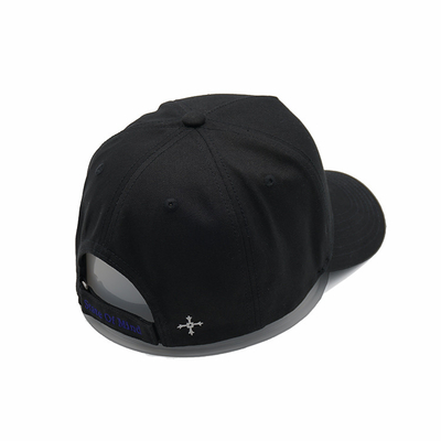 Gorra de béisbol ajustable estructurada de 5 paneles Texto bordado con hebilla de metal