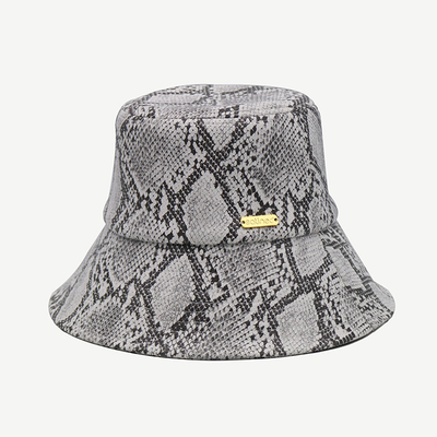Sombrero de cuero los 58cm gris unisex del cubo de la PU con el logotipo del metal del oro