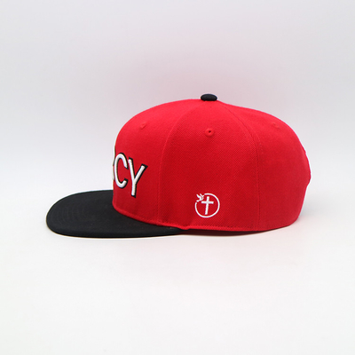 Casquillo rojo del Snapback del algodón del visera plano con el logotipo bordado