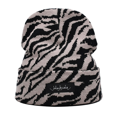 Gorro de punto de fábrica de 20 años bordado de tela común/patrón en blanco