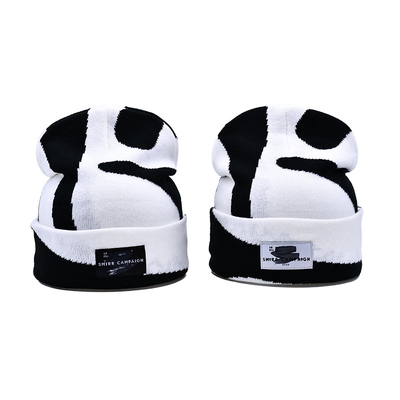 Patrón de bordado Sombreros con gorro personalizados para la temporada de invierno y confort