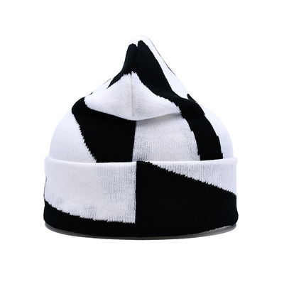 Patrón de bordado Sombreros con gorro personalizados para la temporada de invierno y confort