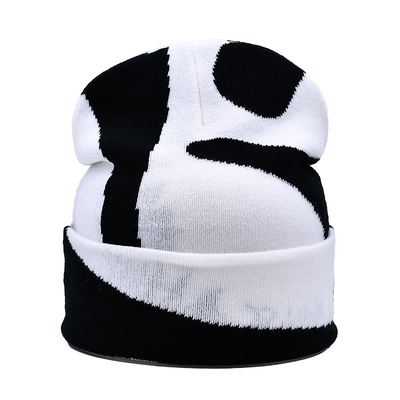 Patrón de bordado Sombreros con gorro personalizados para la temporada de invierno y confort