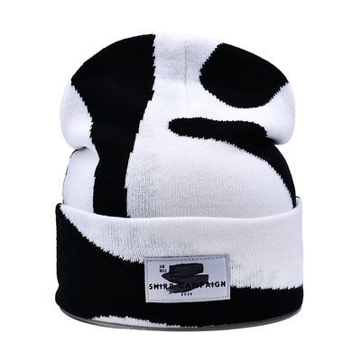 Patrón de bordado Sombreros con gorro personalizados para la temporada de invierno y confort