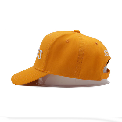 Capa de béisbol con perfiles de visor curvado de correa ajustable con costuras de color de tela coordinadas