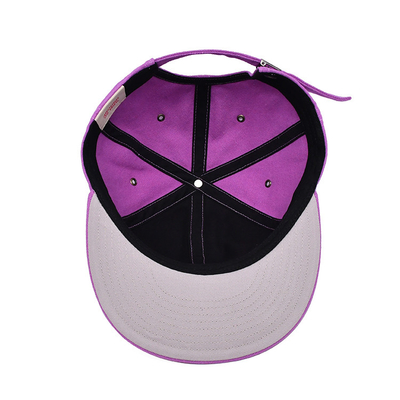 Capuchón de retroceso de panel rosa personalizado con visor plano y logotipo de bordado 3D