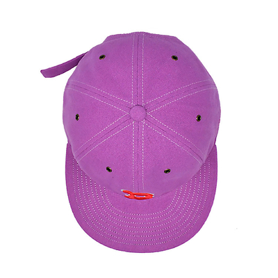 Capuchón de retroceso de panel rosa personalizado con visor plano y logotipo de bordado 3D