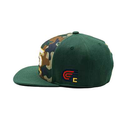 Sombreros Snapback de plástico transpirable con borde plano estructurado y logotipo bordado personalizado color camuflado