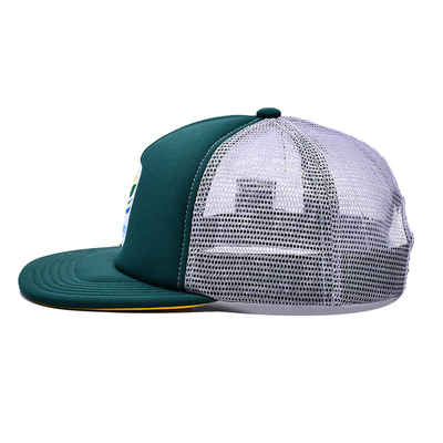 Esponja personalizada confortable 6 paneles visor plano construido gorra de camionero con parche de bordado