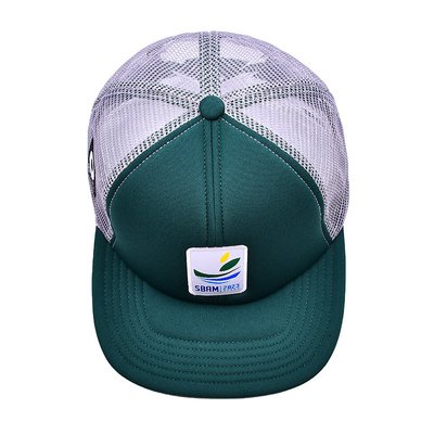 Esponja personalizada confortable 6 paneles visor plano construido gorra de camionero con parche de bordado