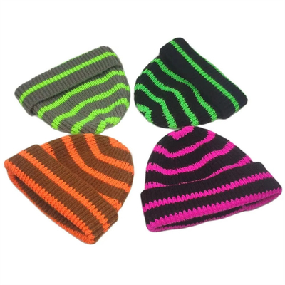 Niños sombrero corto de punto con rayas Sombreros de invierno para niños Chicas Sombreros con manguito caliente