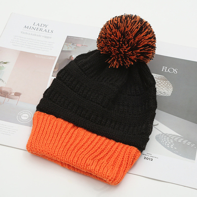 Sombrero de Invierno de Otoño que coincide con los gorros de punto Skully Moderno Caliente con Pompom Piel Pom Pom Pom Para Mujeres Gorro de moda de doble color