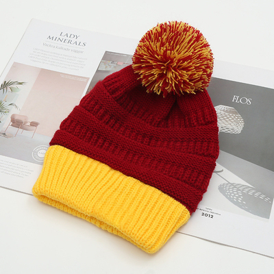 Sombrero de Invierno de Otoño que coincide con los gorros de punto Skully Moderno Caliente con Pompom Piel Pom Pom Pom Para Mujeres Gorro de moda de doble color