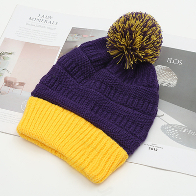 Sombrero de Invierno de Otoño que coincide con los gorros de punto Skully Moderno Caliente con Pompom Piel Pom Pom Pom Para Mujeres Gorro de moda de doble color