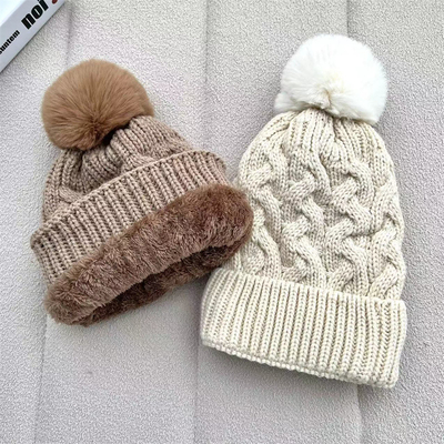 Impresión personalizada en todas partes Botas de invierno cálidas de pescador Botas de costilla de algodón de punto Pom Pom Hat