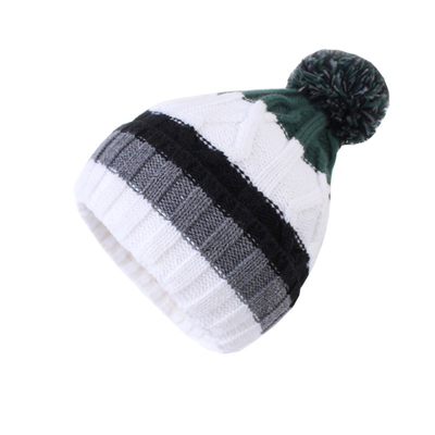 Un cálido sombrero de invierno para adultos