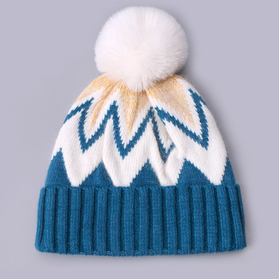 Capuchas bordadas a medida de invierno de punto con rayas con patrón de calentamiento suave Pompom Puff Print Manufacturer