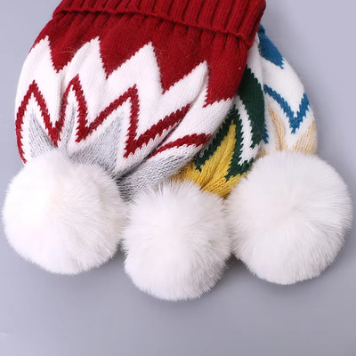 Capuchas bordadas a medida de invierno de punto con rayas con patrón de calentamiento suave Pompom Puff Print Manufacturer