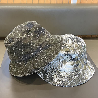 Nueva venta de primavera y otoño, sombrero de cubo personalizado con bordado de mezclilla deshilachada y parte superior plana, bordado a cuadros Suquin, sombrero de pescador con logotipo bordado