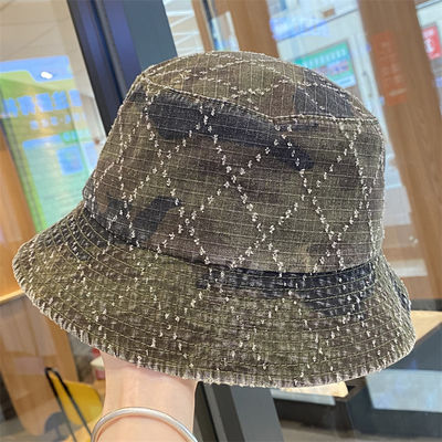 Nueva venta de primavera y otoño, sombrero de cubo personalizado con bordado de mezclilla deshilachada y parte superior plana, bordado a cuadros Suquin, sombrero de pescador con logotipo bordado