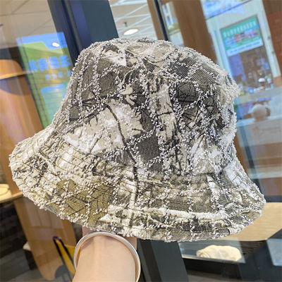 Nueva venta de primavera y otoño, sombrero de cubo personalizado con bordado de mezclilla deshilachada y parte superior plana, bordado a cuadros Suquin, sombrero de pescador con logotipo bordado