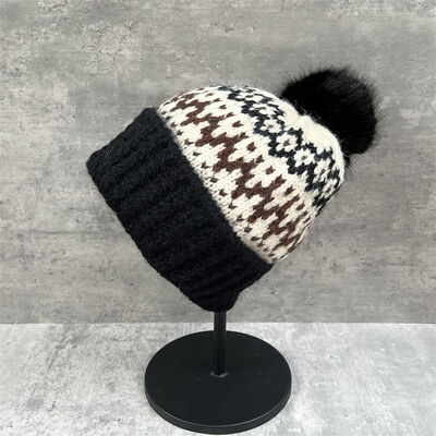 Capa de calavera Pom Pom Beanie Invierno calentamiento de estiramiento Fit para hombres Mujeres Unisex Deportes Actividades al aire libre Beanies de logotipo personalizado