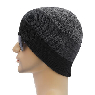 Unisex Beanie Universal tamaño Invierno cálido sombrero de punto para hombres Mujeres Logotipo personalizado Beanies mayorista