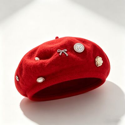 Boina de lana roja con alta durabilidad para todas las estaciones y tamaño personalizado Boina de invierno casual para damas