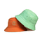Doble el sombrero echado a un lado del cubo del pescador/el sombrero bordado para hombre de encargo del cubo