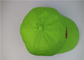 Estilo de carácter bordado verde del borde de la curva de las gorras de béisbol del color sólido